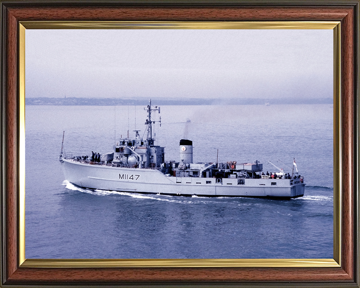 HMS Hubberston M1147 | Photo Print | Framed Print | Ton Class | Minesweeper | Royal Navy Hampshire Prints
