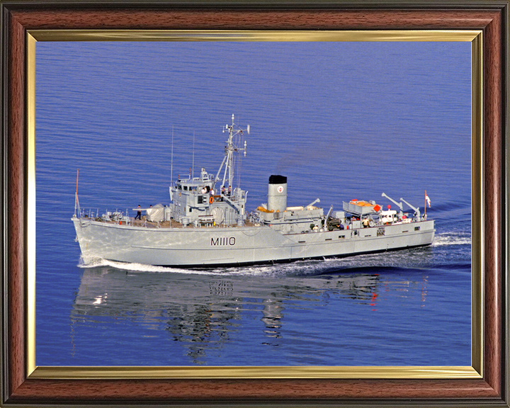 HMS Bildeston (M1110) Royal Navy Ton Class Minesweeper Port Side View Photo Print Wall Art Decor Posters, Prints, & Visual Artwork Hampshire Prints 10 x 8 Classic Frame No