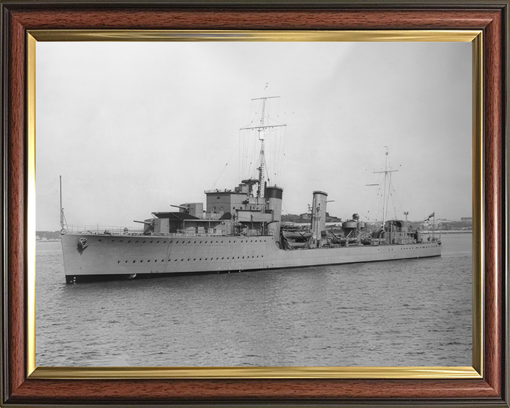 HMS Kempenfelt (R03) Photo Print - At Sea 1943 - Royal Navy W Class Destroyer Hampshire Prints 10 x 8 Classic Frame No