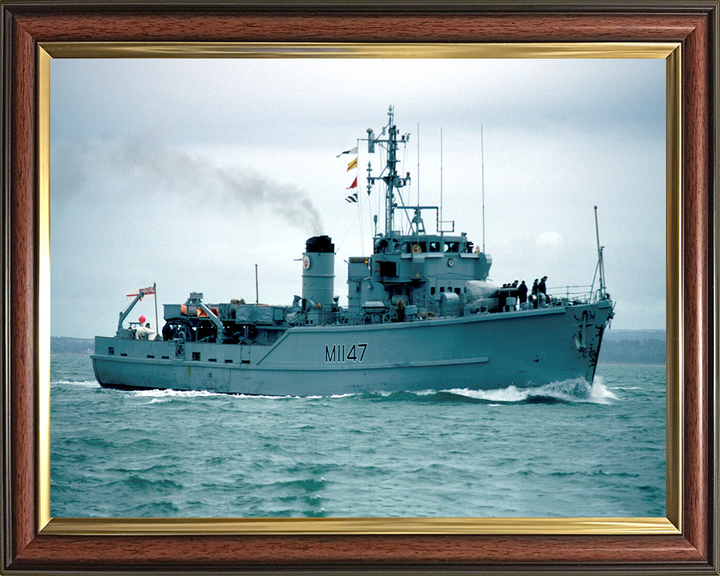 HMS Hubberston M1147 | Photo Print | Framed Print | Ton Class | Minesweeper | Royal Navy Posters, Prints, & Visual Artwork Hampshire Prints