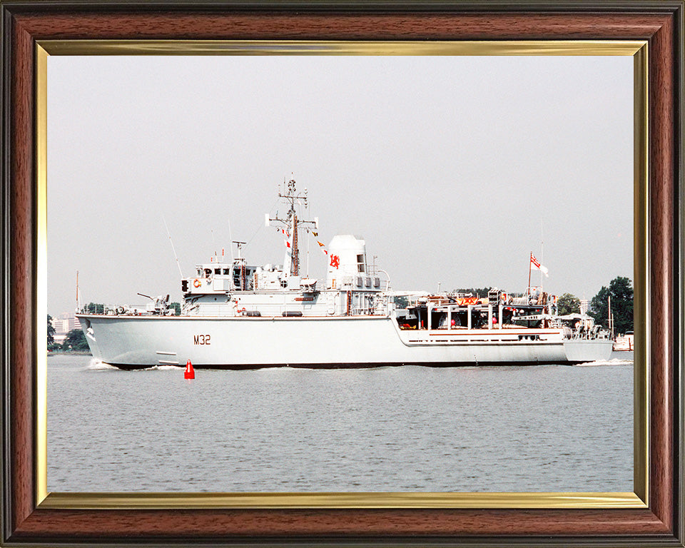 HMS Cottesmore M32 | Photo Print | Framed Print | Hunt Class | Mine Warfare Vessel | Royal Navy Hampshire Prints