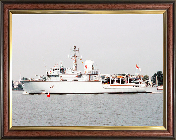 HMS Cottesmore M32 | Photo Print | Framed Print | Hunt Class | Mine Warfare Vessel | Royal Navy Hampshire Prints