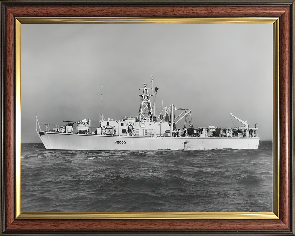 HMS Aveley (M2002) Royal Navy Ley Class Minesweeper Port Side View Photo Print Wall Art Decor Posters, Prints, & Visual Artwork Hampshire Prints 10 x 8 Classic Frame No