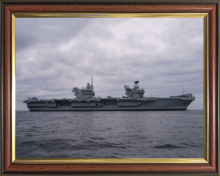 HMS Queen Elizabeth R08 | Photo Print | Framed Print | Queen Elizabeth Class | Aircraft Carrier | Royal Navy Hampshire Prints