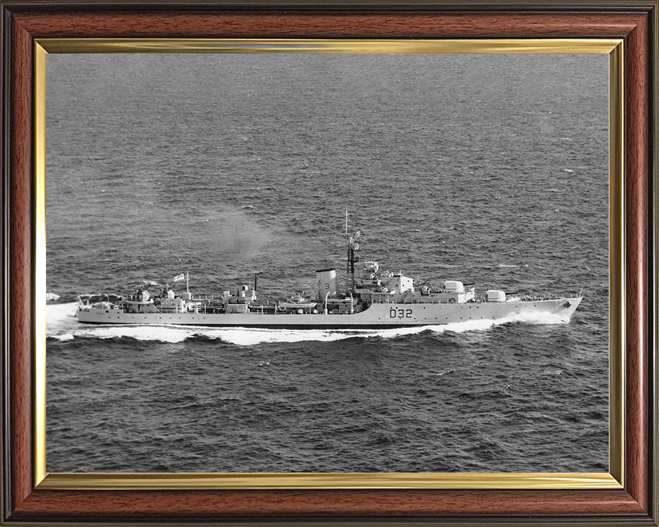 HMS Camperdown (D32) Royal Navy Battle Class Destroyer Starboard View Photo Print Wall Art Decor Posters, Prints, & Visual Artwork Hampshire Prints 10 x 8 Classic Frame No