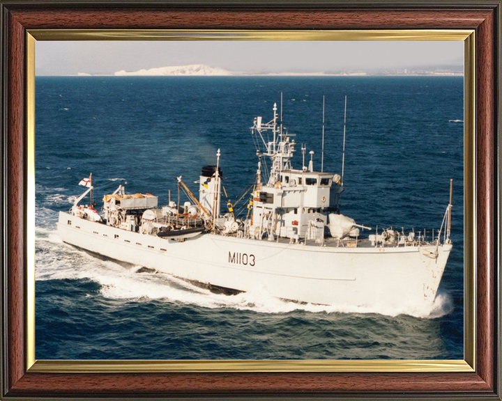 HMS Alfriston (M1103) Royal Navy Ton Class Minesweeper Warship Starboard Bow View Photo Print Wall Art Decor Posters, Prints, & Visual Artwork Hampshire Prints 10 x 8 Classic Frame No