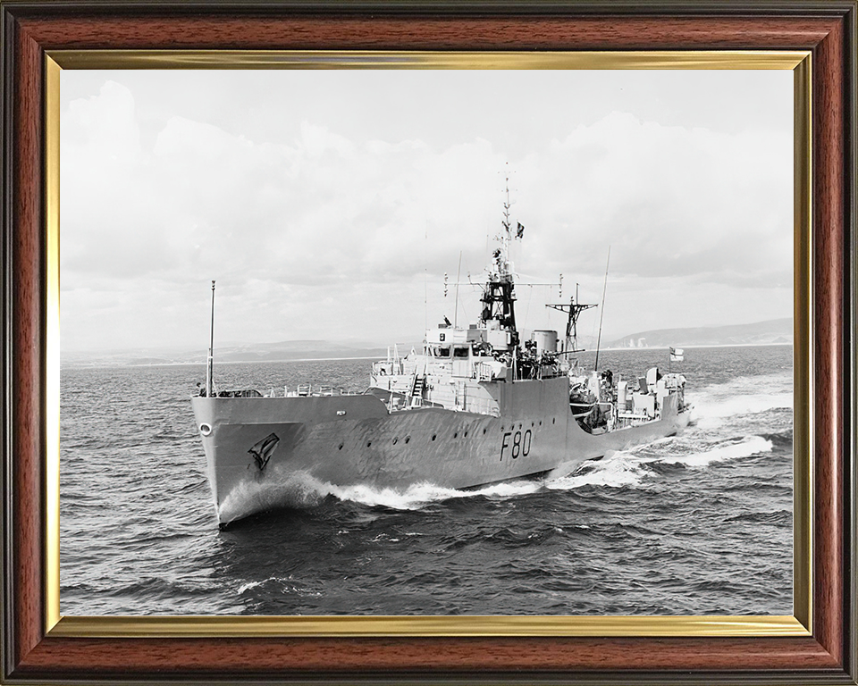 HMS Duncan (F80) Royal Navy Blackwood Class Frigate Port Bow View Photo Print Wall Art Decor Posters, Prints, & Visual Artwork Hampshire Prints 10 x 8 Classic Frame No