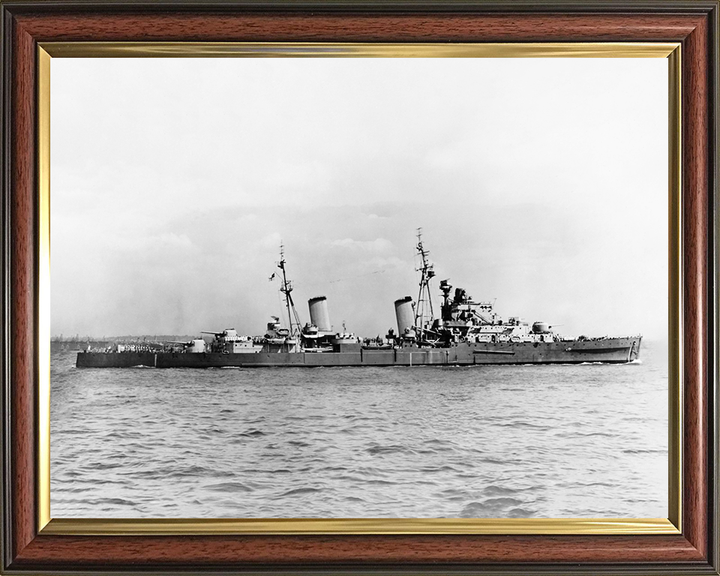 HMS Phoebe (43) Photo Print - At Sea 1943 - Royal Navy Dido Class Cruiser Posters, Prints, & Visual Artwork Hampshire Prints 10 x 8 Classic Frame No