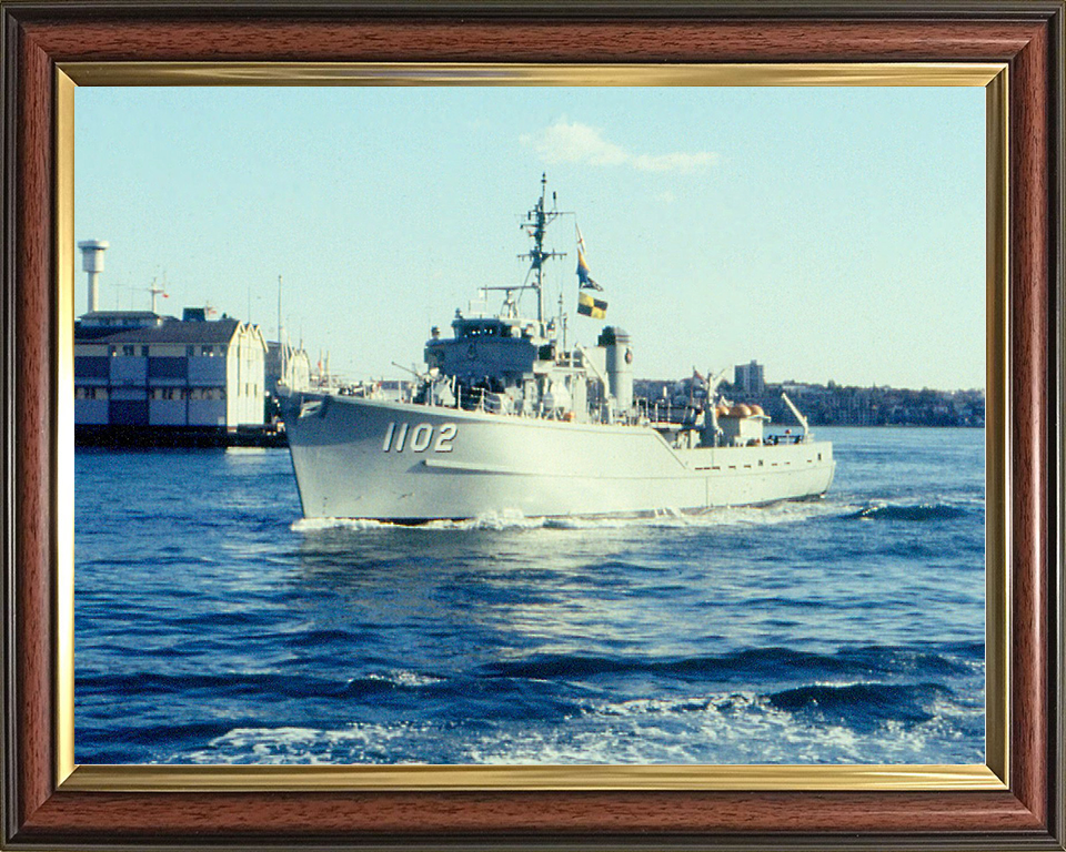 HMS Alcaston (M1102) Royal Navy Ton Class Minesweeper Warship Entering Harbour Photo Print Wall Art Naval Decor Posters, Prints, & Visual Artwork Hampshire Prints 10 x 8 Classic Frame No
