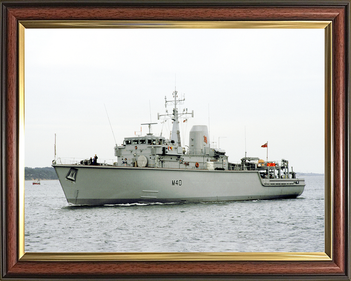 HMS Berkeley (M40) Royal Navy Hunt Class Mine Warfare Vessel Port Side View Photo Print Wall Art Decor Posters, Prints, & Visual Artwork Hampshire Prints 10 x 8 Classic Frame No