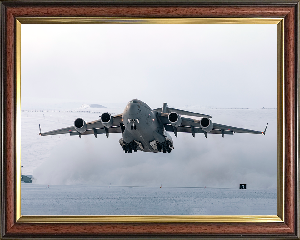 RAF C-17 Globemaster Takeoff Canada 2026 Photo Print Royal Air Force Aircraft Wall Art Aviation Posters, Prints, & Visual Artwork Hampshire Prints 10 x 8 Classic Frame No