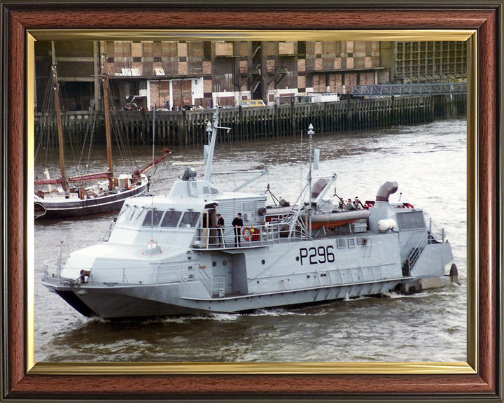 HMS Speedy (P296) Photo Print - Underway - Royal Navy Jetfoil Mine Warfare Vessel Hampshire Prints 10 x 8 Classic Frame No
