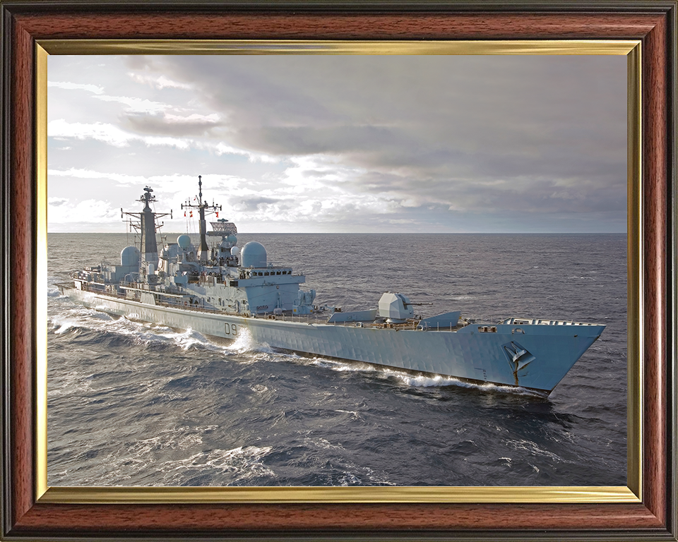 HMS Edinburgh (D97) Royal Navy Type 42 Destroyer Starboard View Photo Print Wall Art Decor Posters, Prints, & Visual Artwork Hampshire Prints 10 x 8 Classic Frame No