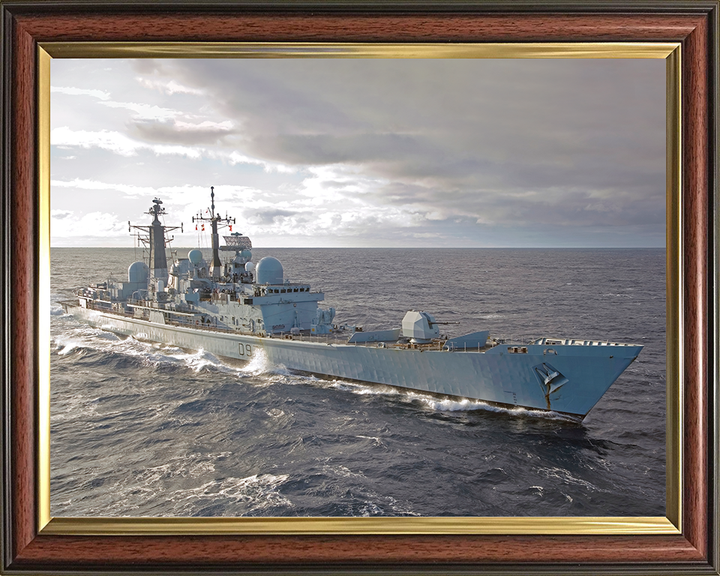 HMS Edinburgh (D97) Royal Navy Type 42 Destroyer Starboard View Photo Print Wall Art Decor Posters, Prints, & Visual Artwork Hampshire Prints 10 x 8 Classic Frame No