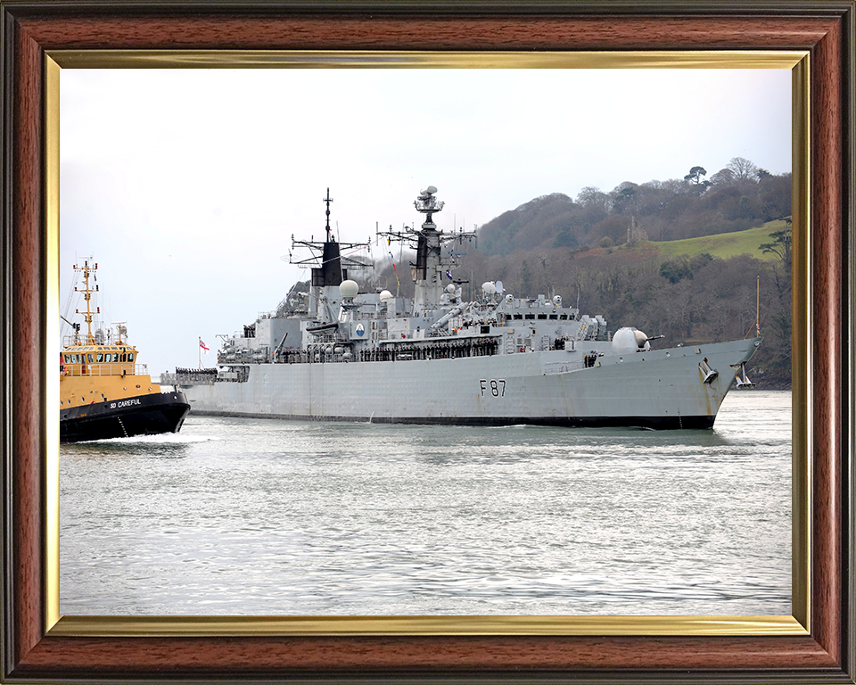 HMS Chatham (F87) Royal Navy Type 22 Frigate Enters Devonport 2011 Photo Print Wall Art Decor Posters, Prints, & Visual Artwork Hampshire Prints 10 x 8 Classic Frame No