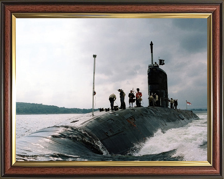 HMS Sceptre S104 Submarine | Photo Print | Framed Print | Swiftsure Class | Royal Navy Hampshire Prints