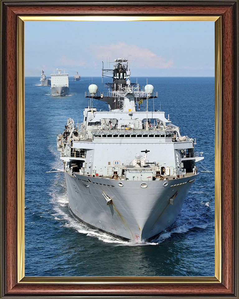 HMS Bulwark (L15) Royal Navy Albion Class Amphibious Ship Joint Warrior 2012 Photo Print Wall Art Decor Posters, Prints, & Visual Artwork Hampshire Prints 10 x 8 Classic Frame No