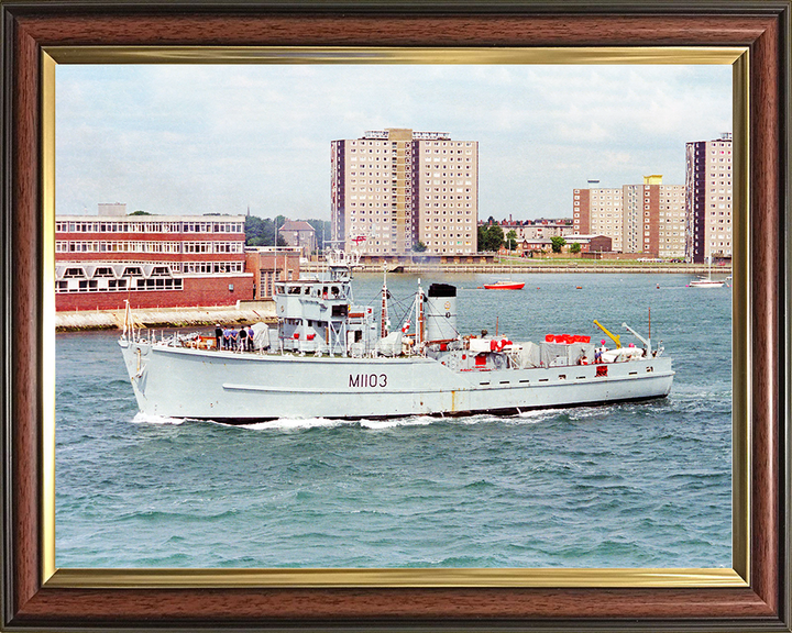 HMS Alfriston (M1103) Royal Navy Ton Class Minesweeper Warship Leaving Portsmouth Photo Print Wall Art Decor Posters, Prints, & Visual Artwork Hampshire Prints 10 x 8 Classic Frame No