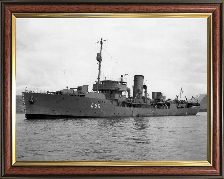 HMS Aubrietia (K96) Photo Print - Port Side View 1941 - Royal Navy Flower Class Corvette Hampshire Prints 10 x 8 Classic Frame No