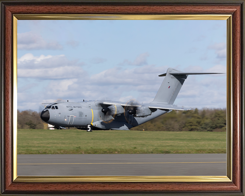 RAF Atlas A400M Landing 2026 Photo Print Royal Air Force Aircraft Wall Art Aviation Decor Posters, Prints, & Visual Artwork Hampshire Prints 10 x 8 Classic Frame No