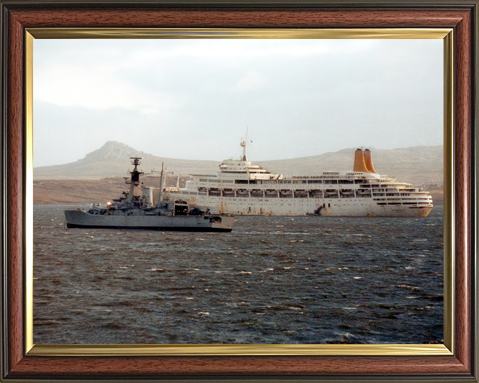 HMS Andromeda (F57) Photo Print - Falklands 1982 - Royal Navy Leander Class Frigate Hampshire Prints 10 x 8 Classic Frame No