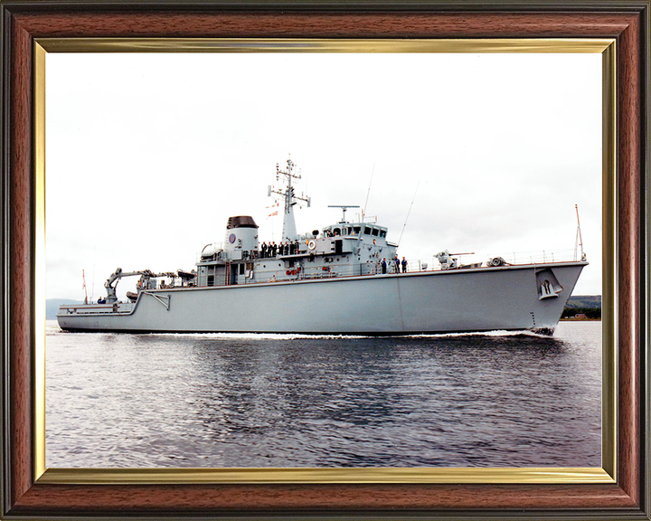 HMS Brecon (M29) Royal Navy Hunt Class Mine Warfare Vessel Low Starboard View Photo Print Wall Art Decor Posters, Prints, & Visual Artwork Hampshire Prints 10 x 8 Classic Frame No