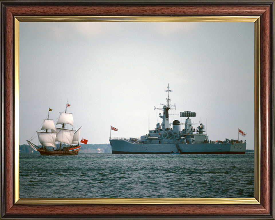 HMS Ariadne (F72) Photo Print - Yorktown 1981 - Royal Navy Leander Class Frigate Hampshire Prints 10 x 8 Classic Frame No
