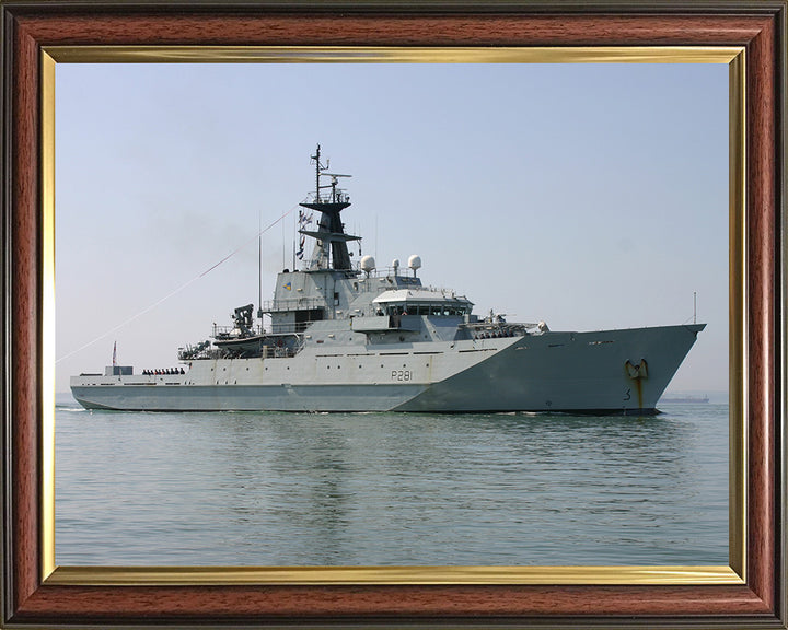HMS Tyne P281 | Photo Print | Framed Print | River Class | Patrol Vessel | Royal Navy Hampshire Prints