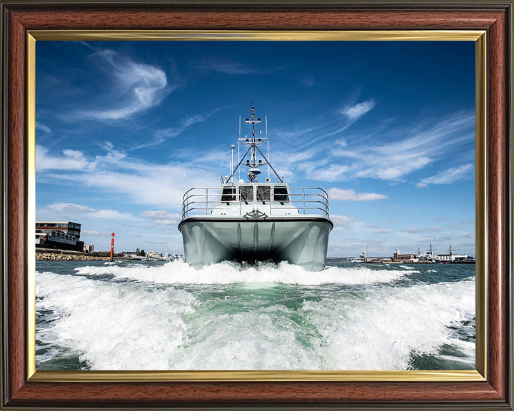 HMS Magpie H130 | Photo Print | Framed Print | Coastal Survey Vessel | Royal Navy Hampshire Prints