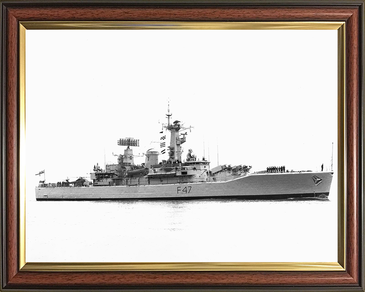 HMS Danae (F47) Royal Navy Leander Class Frigate Portsmouth 1983 Photo Print Wall Art Decor Posters, Prints, & Visual Artwork Hampshire Prints 10 x 8 Classic Frame No