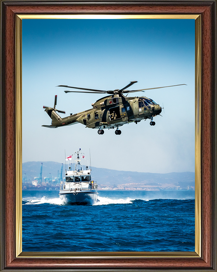 HMS Scimitar (P284) Photo Print - With Helicopter - Royal Navy Scimitar Class Fast Patrol Vessel Hampshire Prints 10 x 8 Classic Frame No