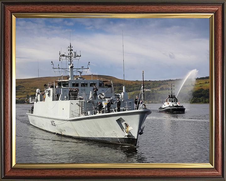 HMS Penzance M106 | Photo Print | Framed Print | Sandown Class | Minehunter | Royal Navy Hampshire Prints