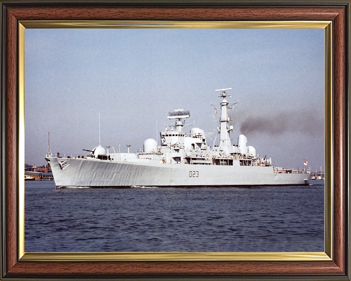 HMS Bristol (D23) Royal Navy Type 82 Destroyer Leaving Portsmouth Photo Print Wall Art Decor Posters, Prints, & Visual Artwork Hampshire Prints 10 x 8 Classic Frame No