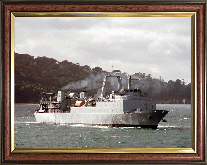 HMS Challenger (K07) Royal Navy Diving Support Vessel Starboard View Photo Print Wall Art Decor Posters, Prints, & Visual Artwork Hampshire Prints 10 x 8 Classic Frame No