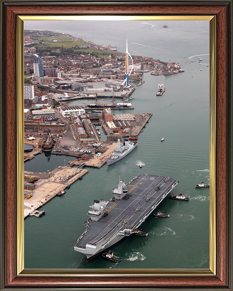 HMS Queen Elizabeth (R08) Photo Print - Portsmouth 2017 - Royal Navy Queen Elizabeth Class Aircraft Carrier Hampshire Prints 10 x 8 Classic Frame No