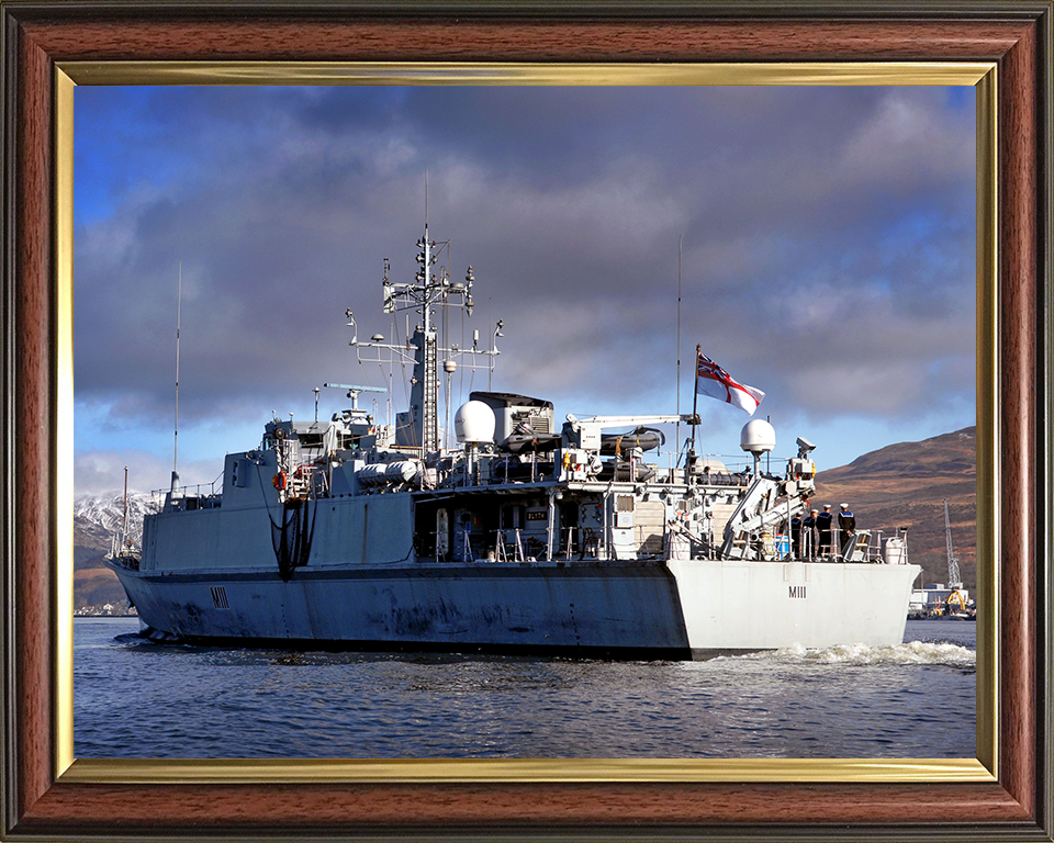 HMS Blyth (M111) Photo Print - Clyde 2009 - Royal Navy Sandown Class Minehunter Posters, Prints, & Visual Artwork Hampshire Prints 10 x 8 Classic Frame No