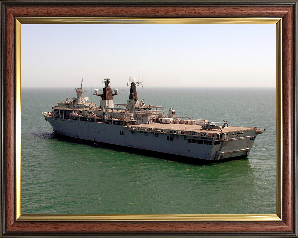 HMS Bulwark (L15) Photo Print - Persian Gulf 2006 - Royal Navy Albion Class Amphibious Ship Hampshire Prints 10 x 8 Classic Frame No
