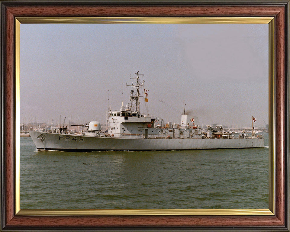 HMS Swift P243 Royal Navy Peacock Class Patrol Vessel Photo Print or Framed Print - Hampshire Prints