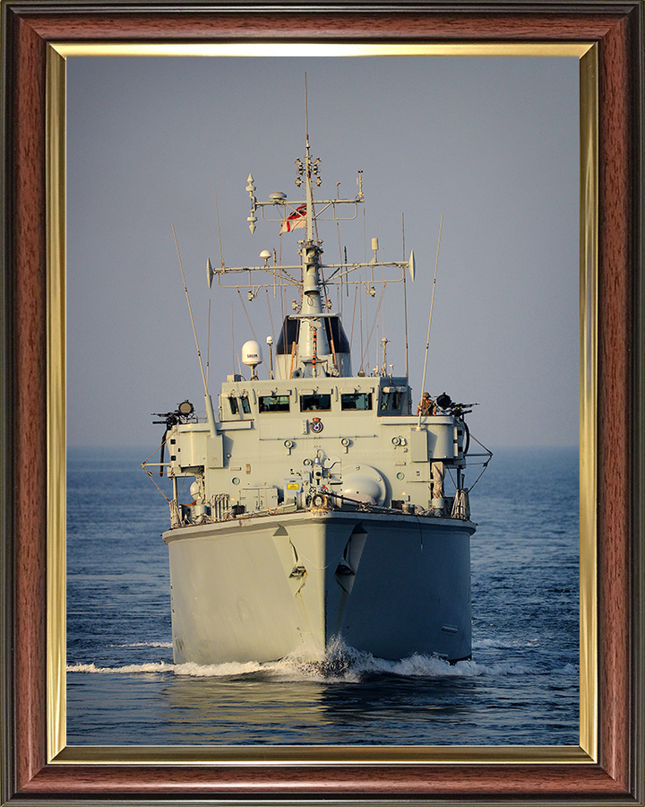 HMS Chiddingfold (M37) Royal Navy Hunt Class Minehunter Low Bow View Photo Print Wall Art Decor Posters, Prints, & Visual Artwork Hampshire Prints 10 x 8 Classic Frame No
