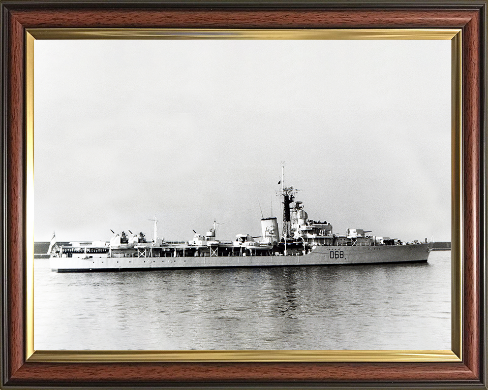 HMS Barrosa (D68) Royal Navy Battle Class Destroyer Starboard Side View Photo Print Wall Art Decor Posters, Prints, & Visual Artwork Hampshire Prints 10 x 8 Classic Frame No