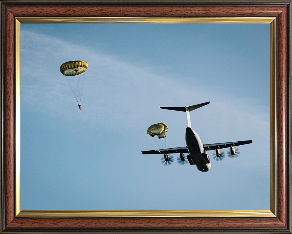 Parachute Regiment Soldier Parachuting Photo Print - British Army Hampshire Prints 10 x 8 Classic Frame No