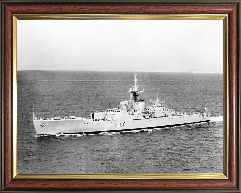 HMS Brighton (F106) Royal Navy Rothesay Class Frigate High Port Side View Photo Print Wall Art Decor Posters, Prints, & Visual Artwork Hampshire Prints 10 x 8 Classic Frame No