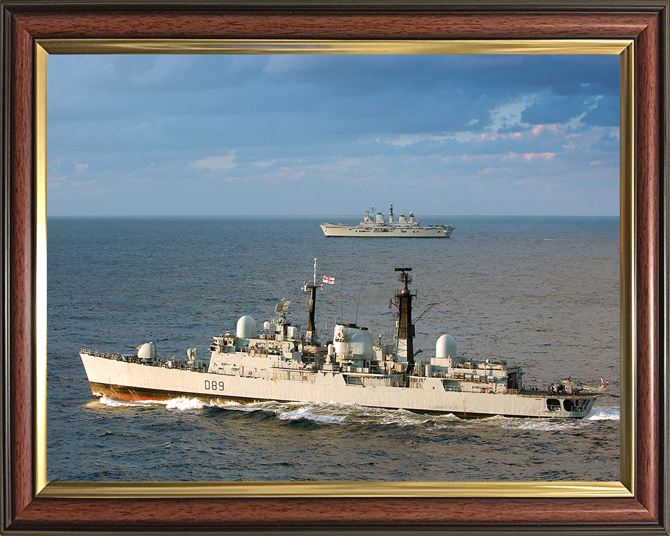 HMS Exeter (D89) Photo Print - Underway - Royal Navy Type 42 Destroyer Hampshire Prints 10 x 8 Classic Frame No