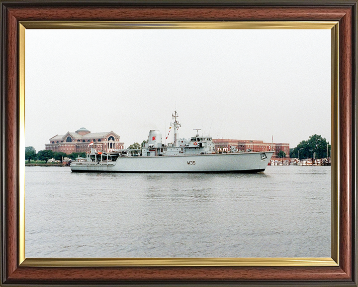 HMS Dulverton (M35) Royal Navy Hunt Class Mine Warfare Vessel Washington Photo Print Wall Art Decor Posters, Prints, & Visual Artwork Hampshire Prints 10 x 8 Classic Frame No