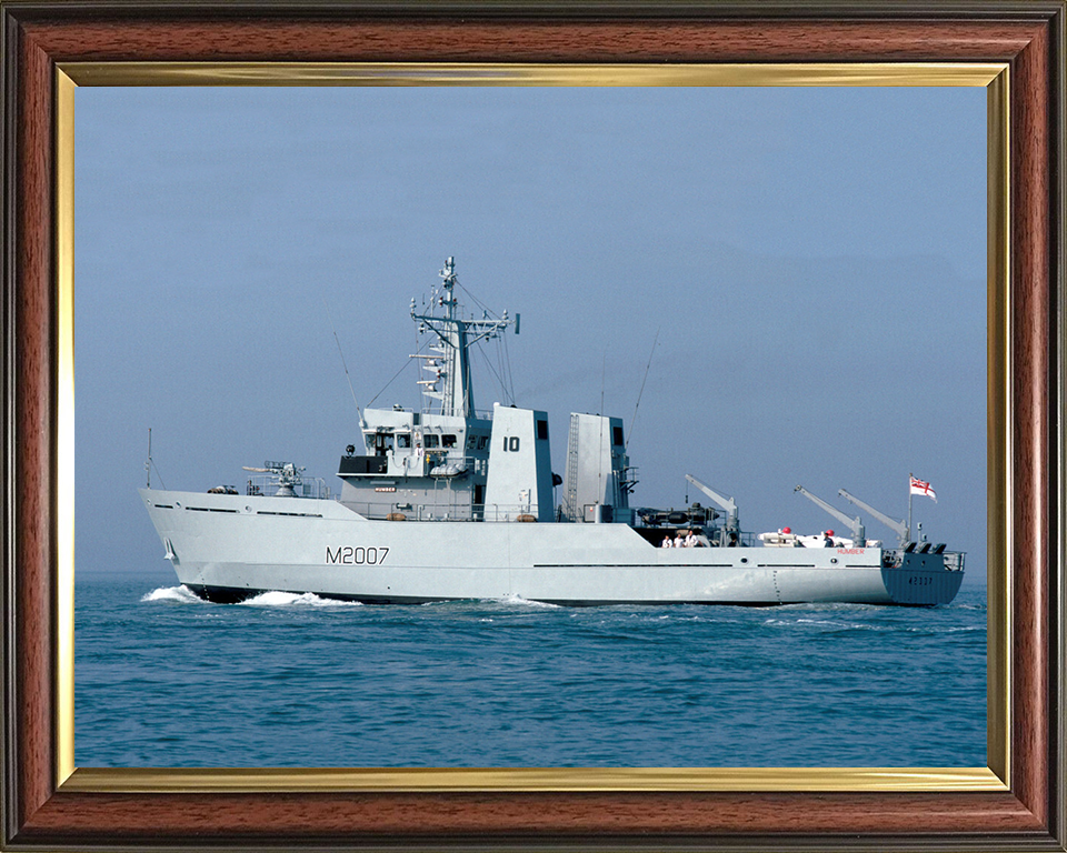 HMS Humber M2007 Royal Navy River class minesweeper Photo Print or Framed Print - Hampshire Prints