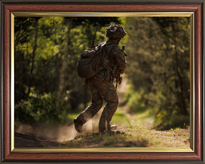 Royal Welsh Regiment soldier patrolling Photo Print - British Army Hampshire Prints 10 x 8 Classic Frame No