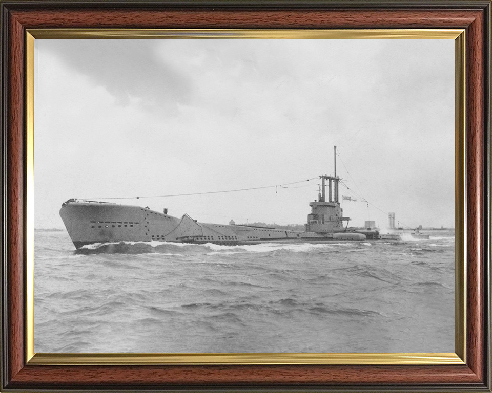 HMS Aeneas (P427) (S72) Photo Print - Low Port Side View - Royal Navy Amphion Class Submarine Hampshire Prints 10 x 8 Classic Frame No