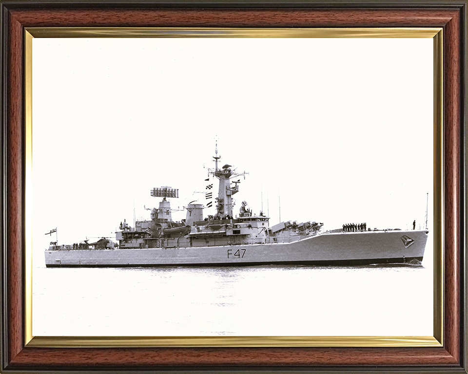 HMS Danae (F47) Photo Print - Portsmouth 1983 - Royal Navy Leander Class Frigate Hampshire Prints 10 x 8 Classic Frame No