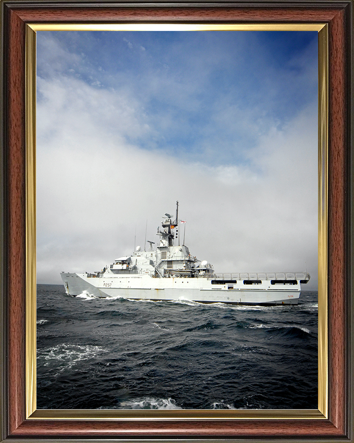 HMS Clyde (P257) Royal Navy River Class Patrol Vessel Port Side Portrait Photo Print Wall Art Decor Posters, Prints, & Visual Artwork Hampshire Prints 10 x 8 Classic Frame No