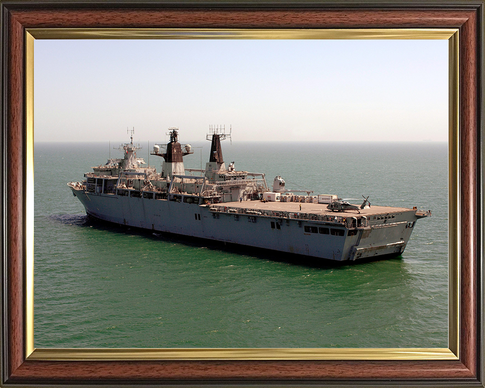 HMS Bulwark (L15) Royal Navy Albion Class Amphibious Ship Persian Gulf 2006 Photo Print Wall Art Decor Posters, Prints, & Visual Artwork Hampshire Prints 10 x 8 Classic Frame No